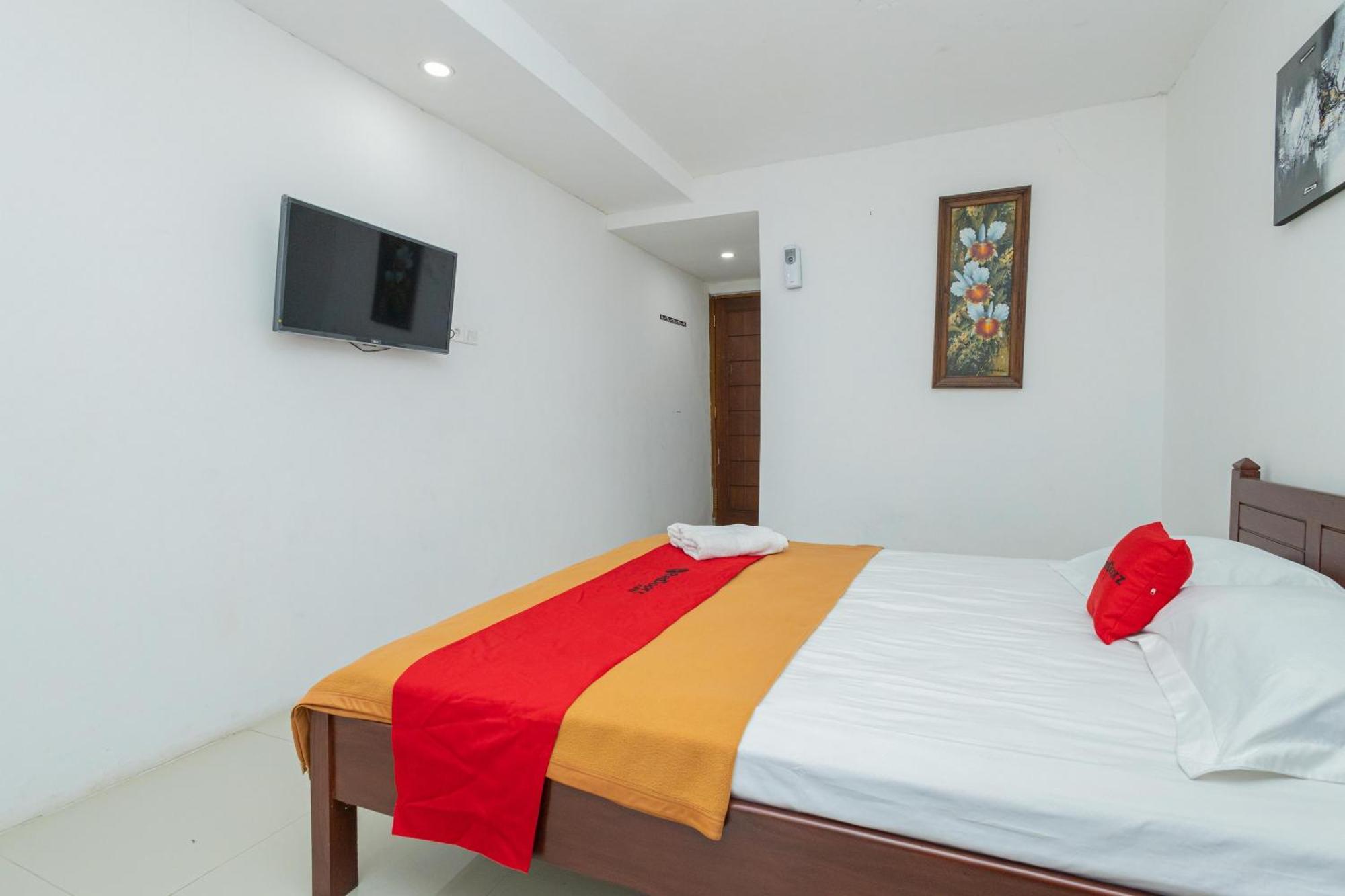 Reddoorz Syariah At Wisma Djokorio Poncokusumo Malang Exteriör bild