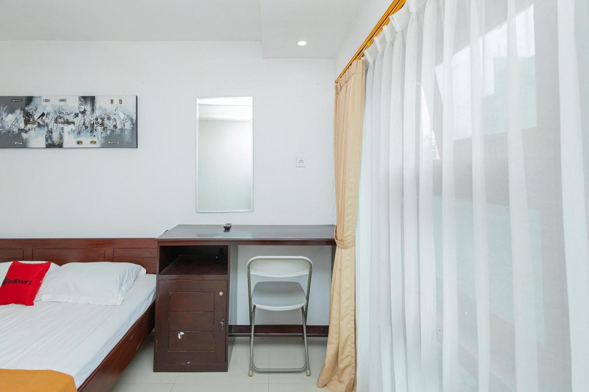 Reddoorz Syariah At Wisma Djokorio Poncokusumo Malang Exteriör bild