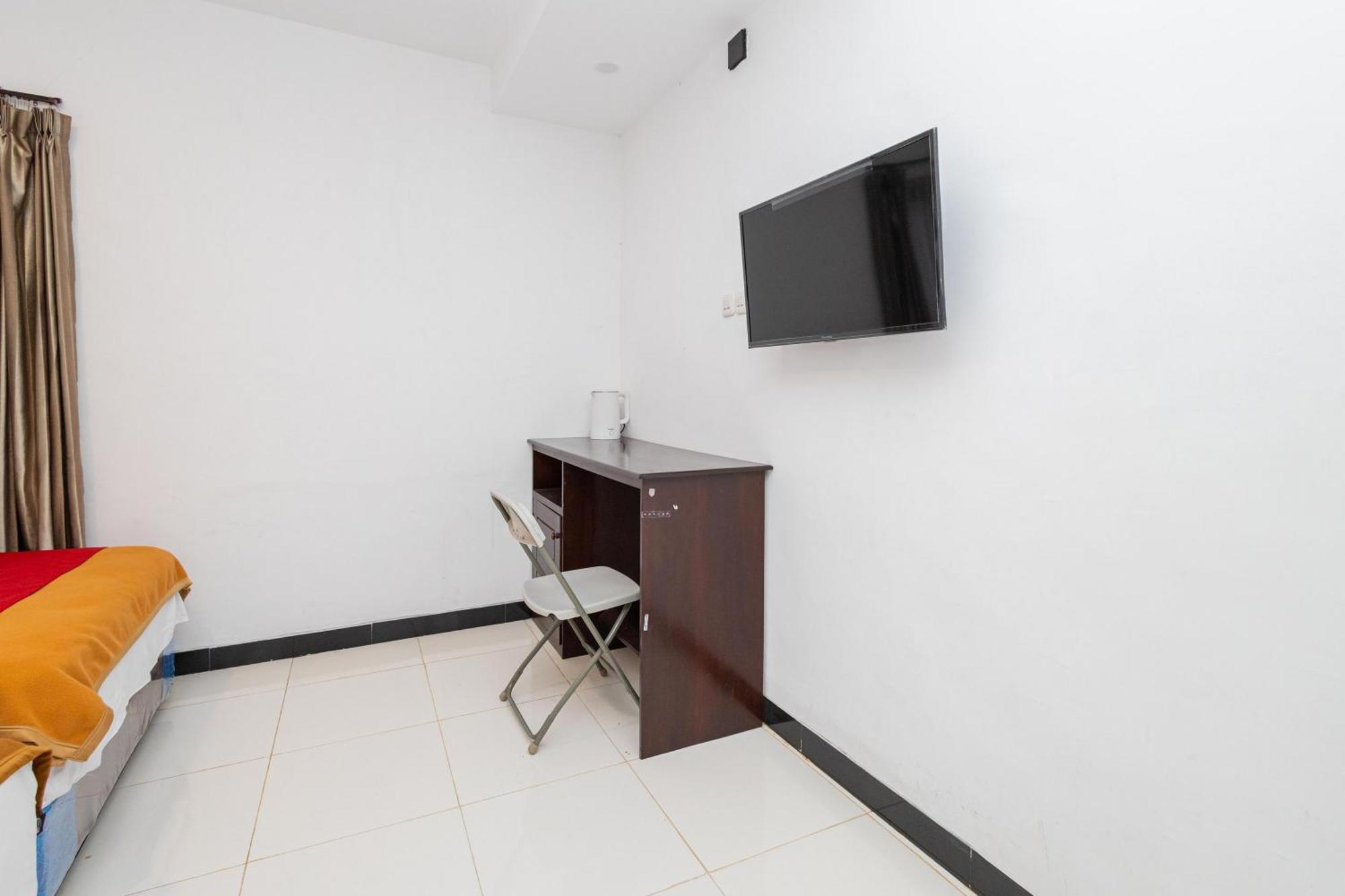 Reddoorz Syariah At Wisma Djokorio Poncokusumo Malang Exteriör bild